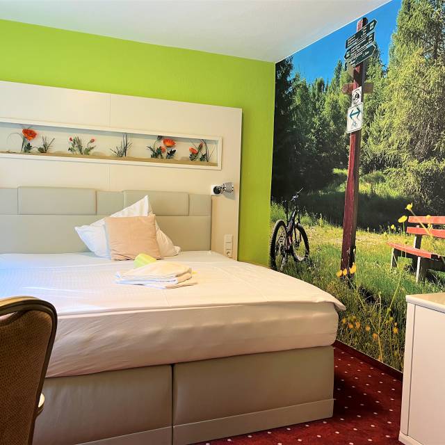 Doppelzimmer Komfort Nr. 3 mit Boxspringbett im Hotel Talblick
