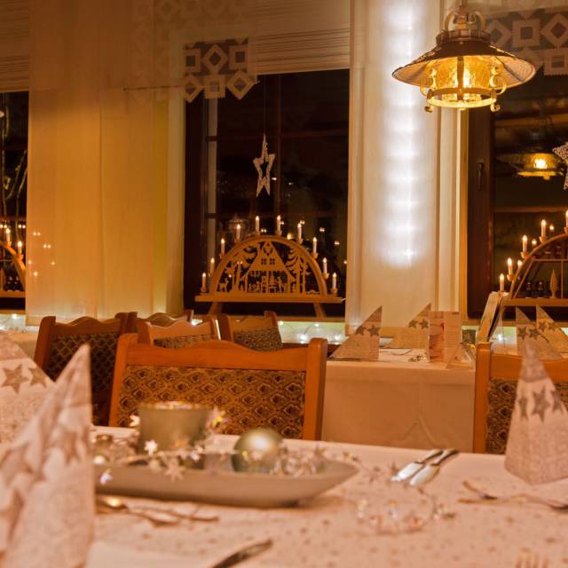 Weihnachtsdekoration im Restaurant des Berghotel Talblick